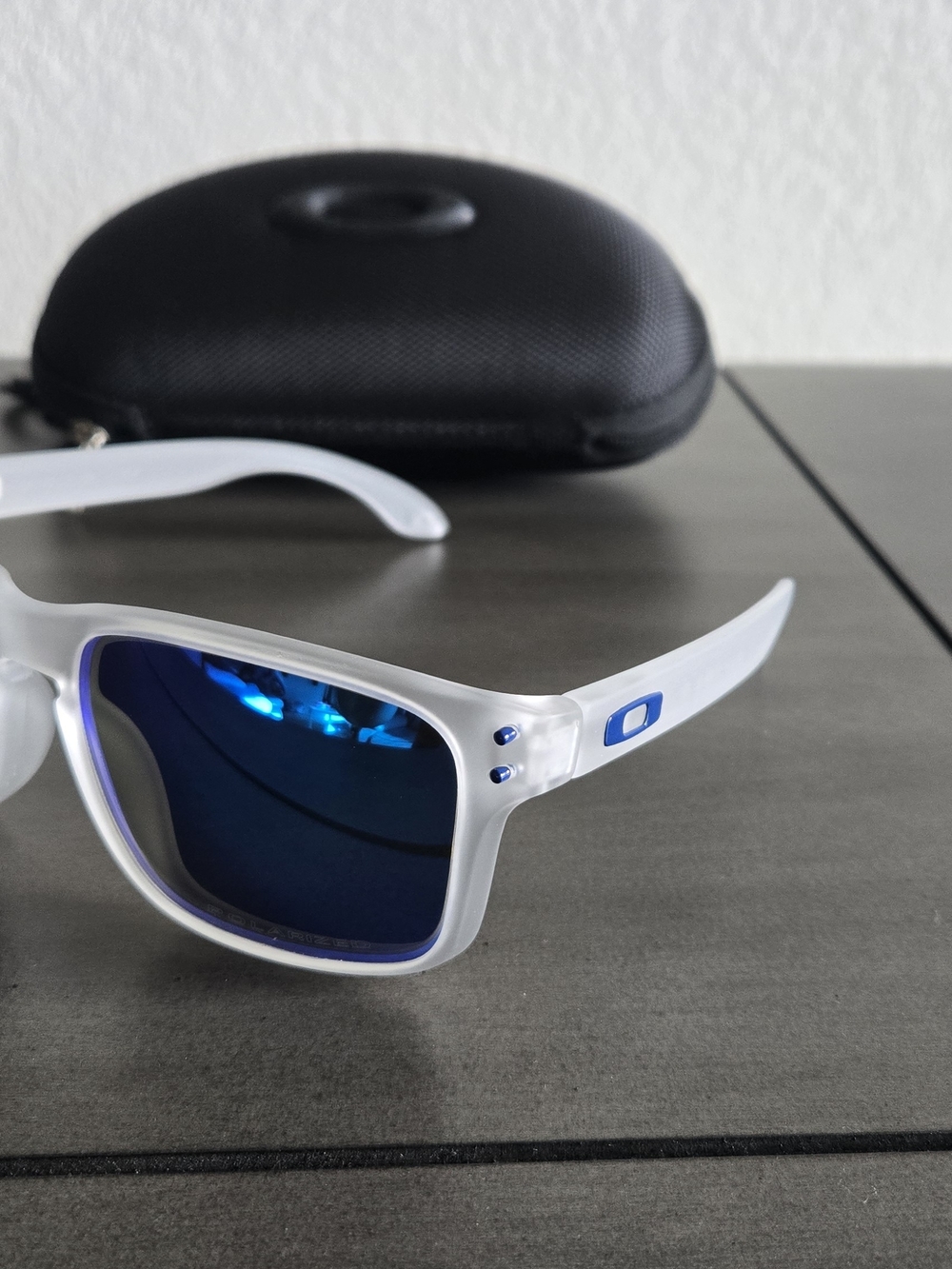 Oakley Holbrook